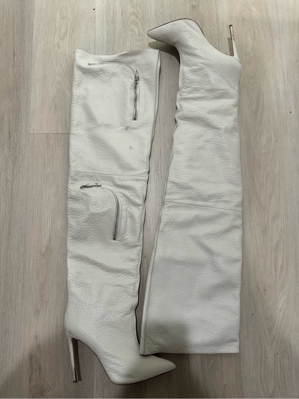 Monika Chiang White Over-the-Knee Stiletto Boots - Picture 3 of 4